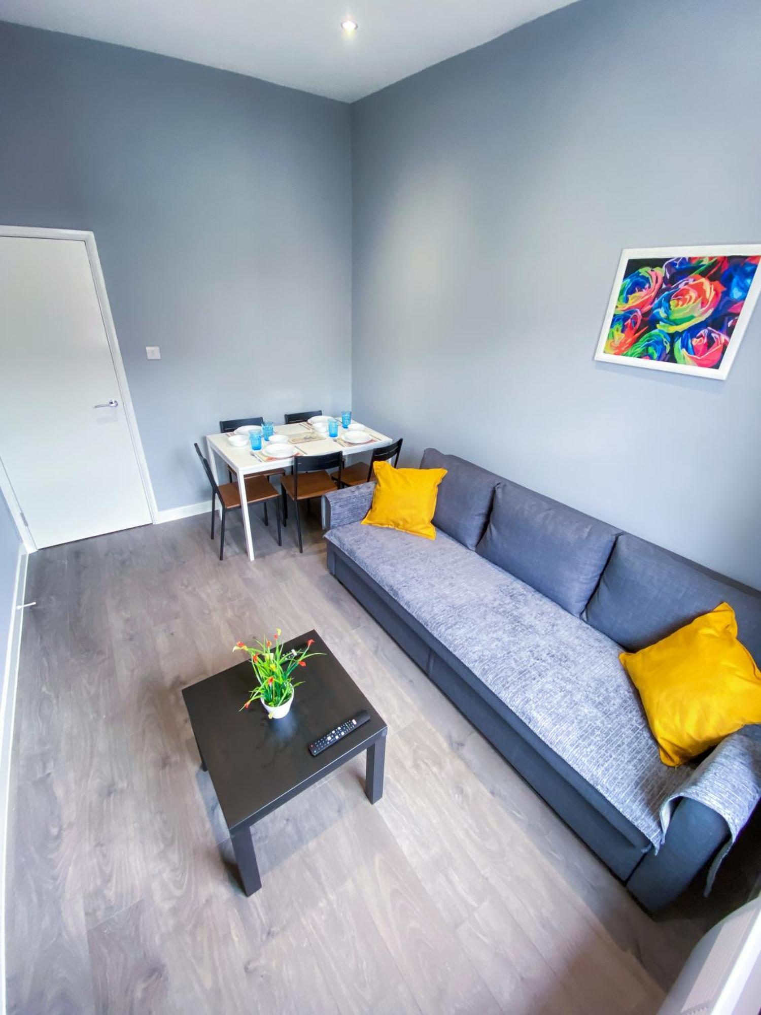 Modern 1 Bedroom Flat In Wood Green ロンドン エクステリア 写真