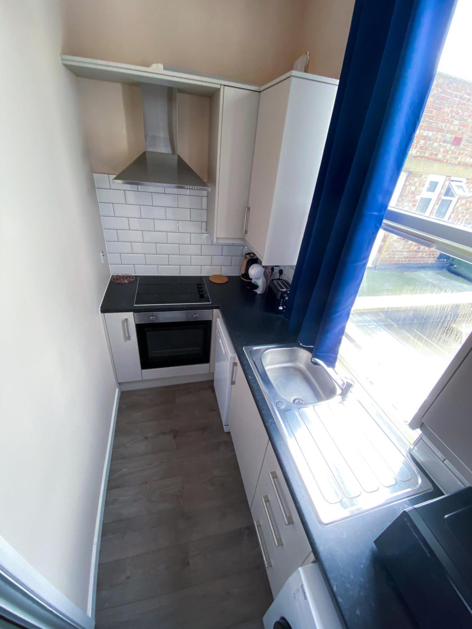 Modern 1 Bedroom Flat In Wood Green ロンドン エクステリア 写真