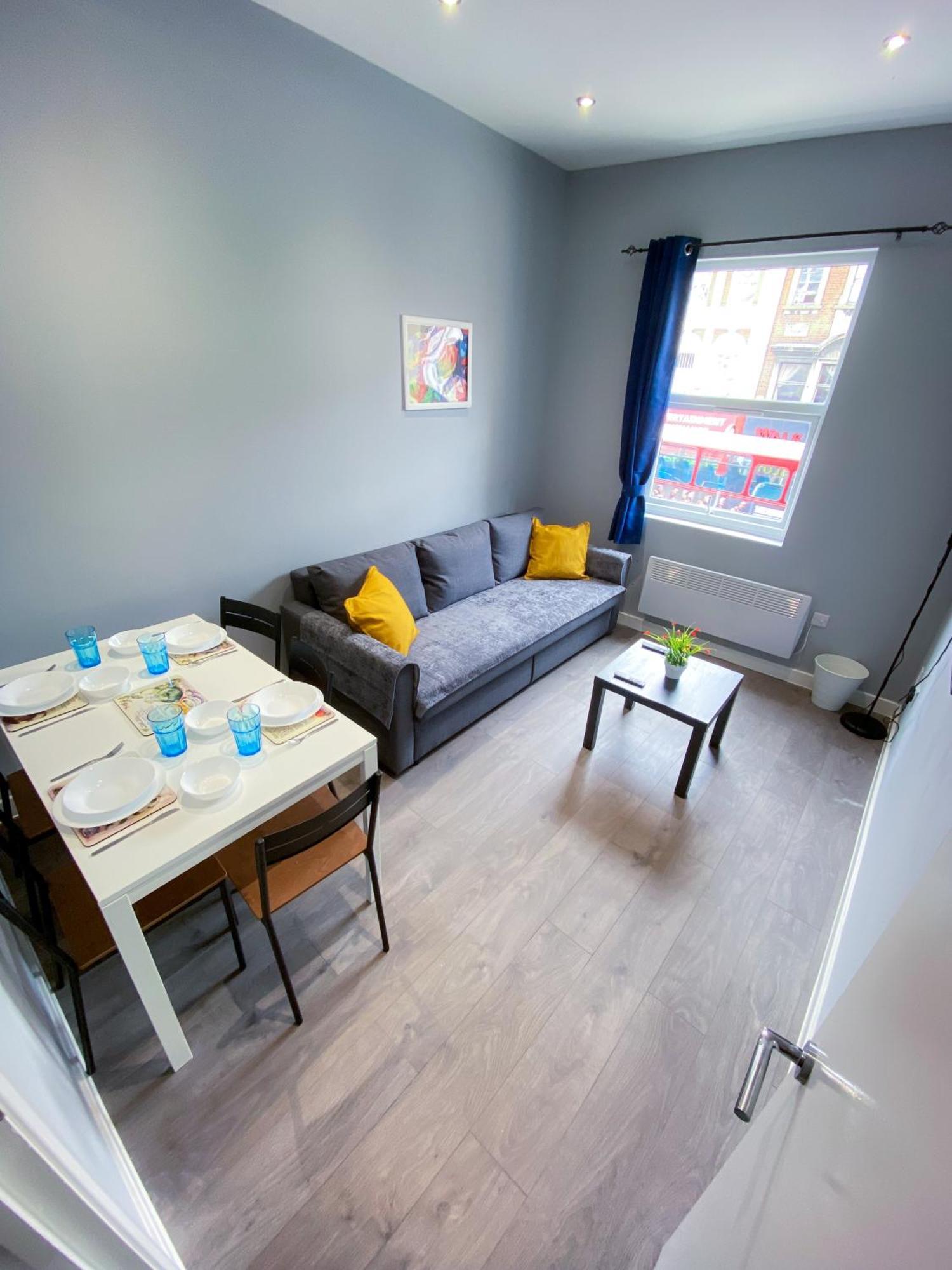 Modern 1 Bedroom Flat In Wood Green ロンドン エクステリア 写真
